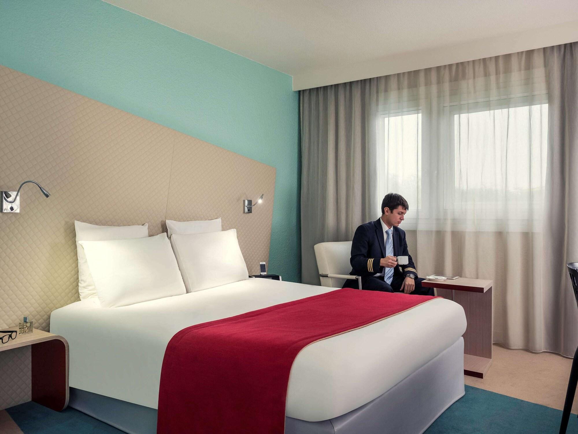 Mercure Paris Le Bourget Aeroport Le Blanc-Mesnil Exterior foto