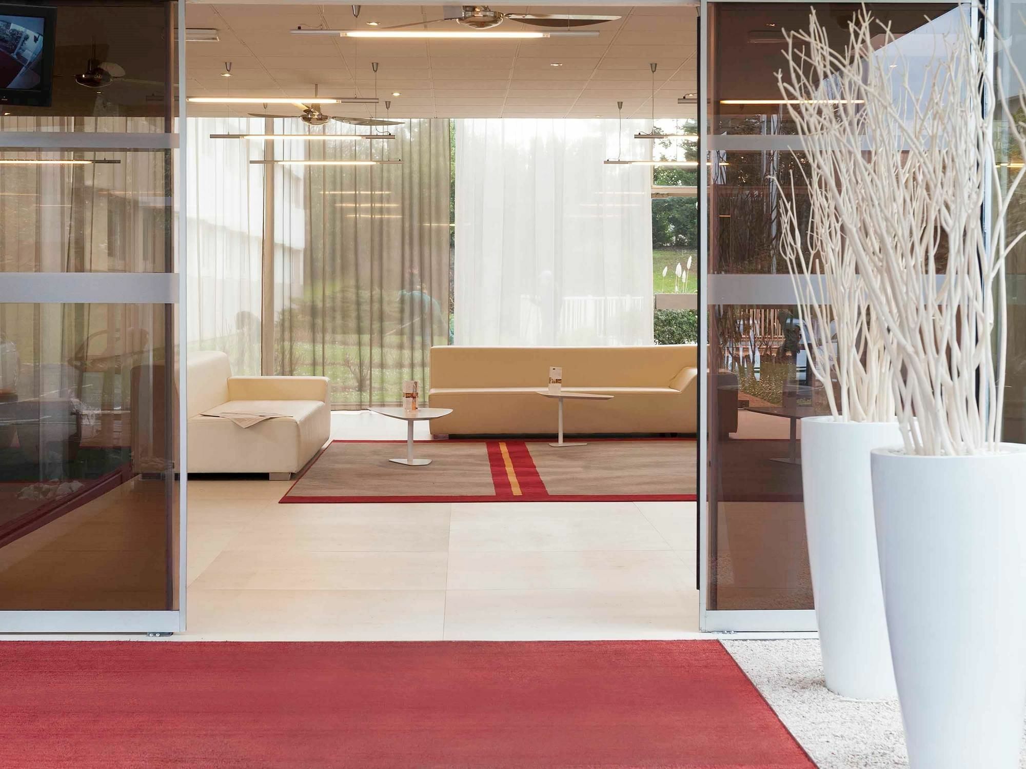 Mercure Paris Le Bourget Aeroport Le Blanc-Mesnil Exterior foto